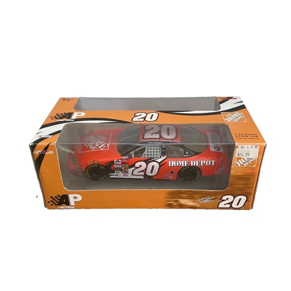 Nascar Other - Tony Stewart #20 THE HOME DEPOT 2002 NASCAR Winston Cup Champion 1:24 Die-Cast